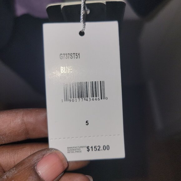 Suit - Picture 5 of 5